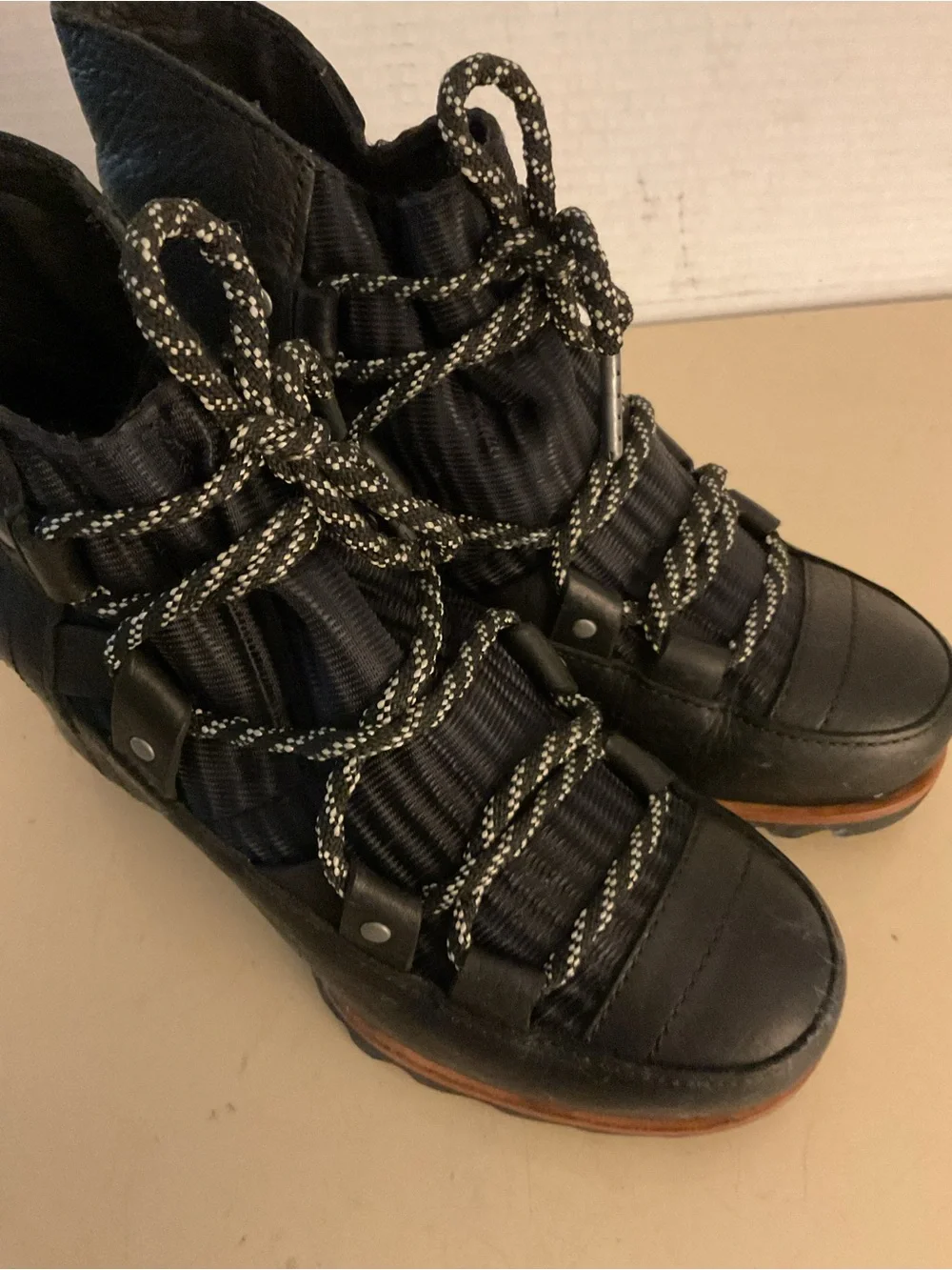 Sorel women black leather platform waterproof boots US 5